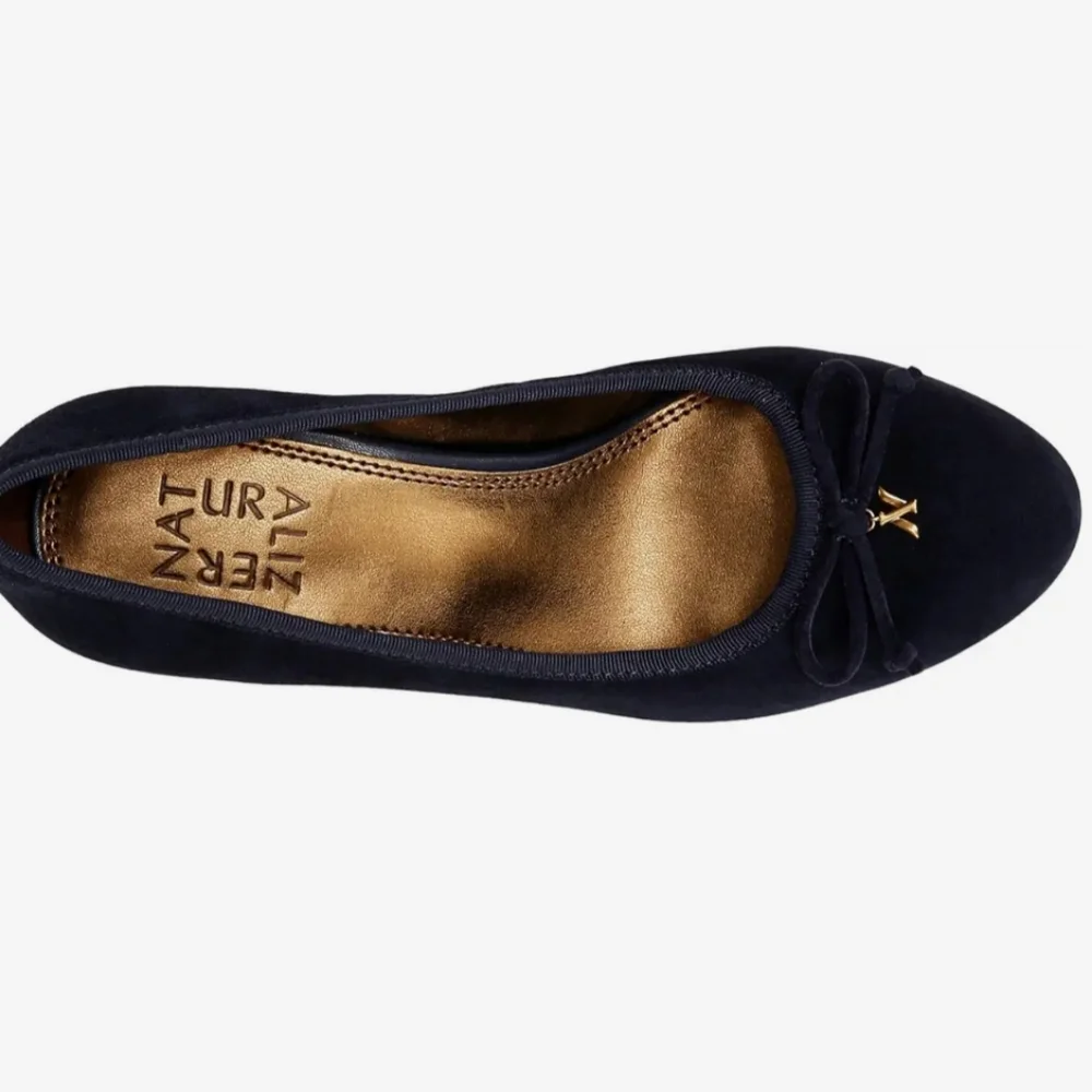 Naturalizer Navy Suede Block Heel Pumps - Picture 5 of 6